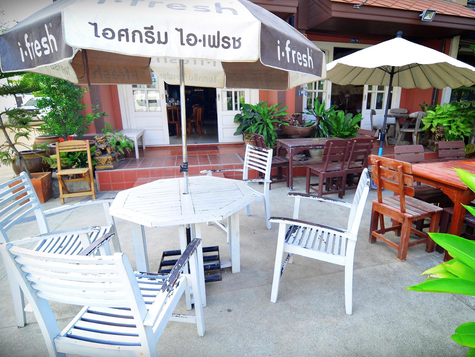 The Famous House - Jomtien Ξενοδοχείο Εξωτερικό φωτογραφία