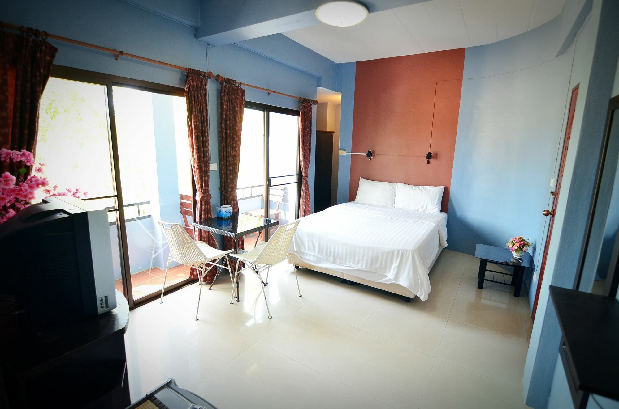 The Famous House - Jomtien Ξενοδοχείο Εξωτερικό φωτογραφία