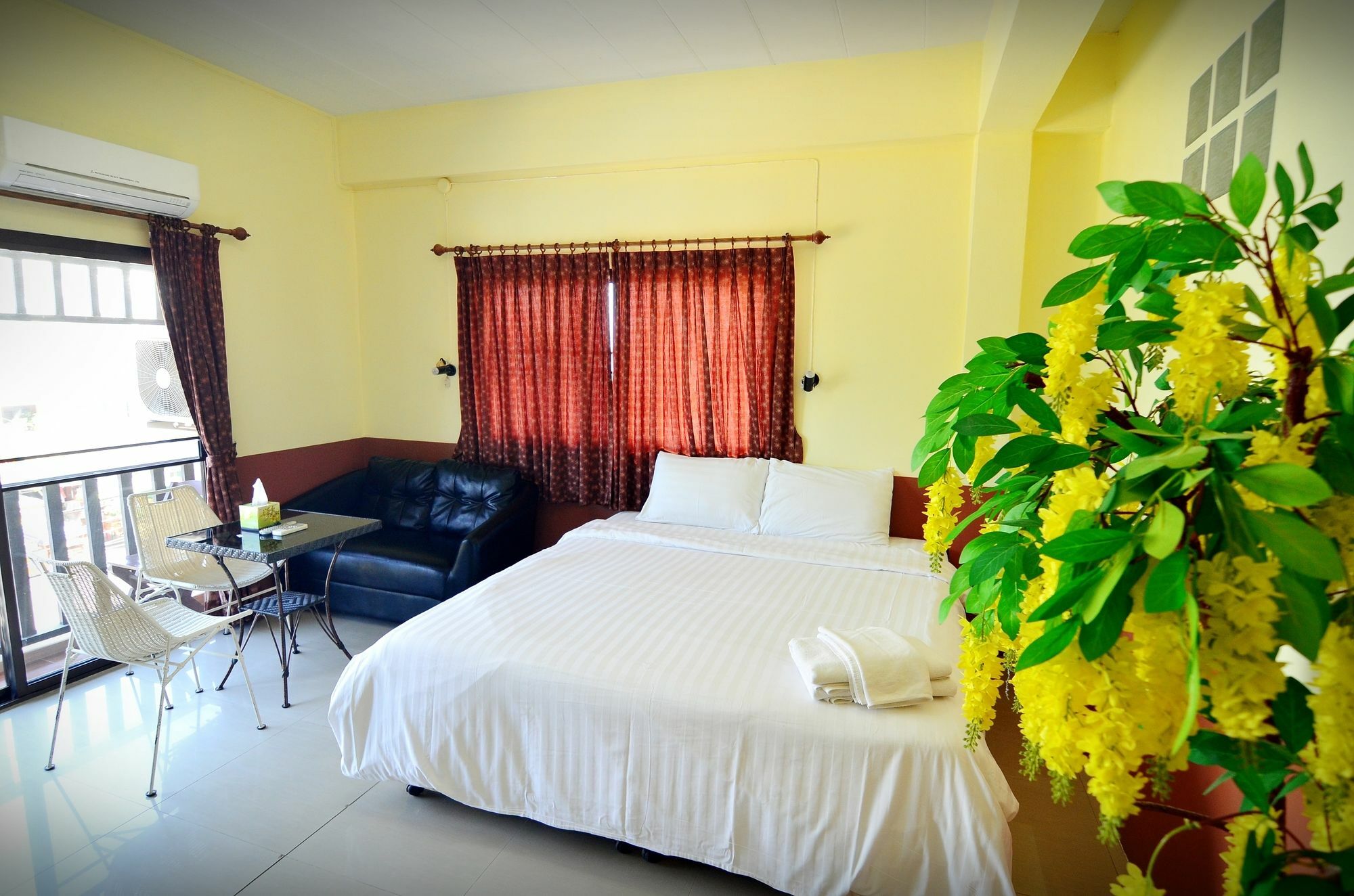 The Famous House - Jomtien Ξενοδοχείο Εξωτερικό φωτογραφία