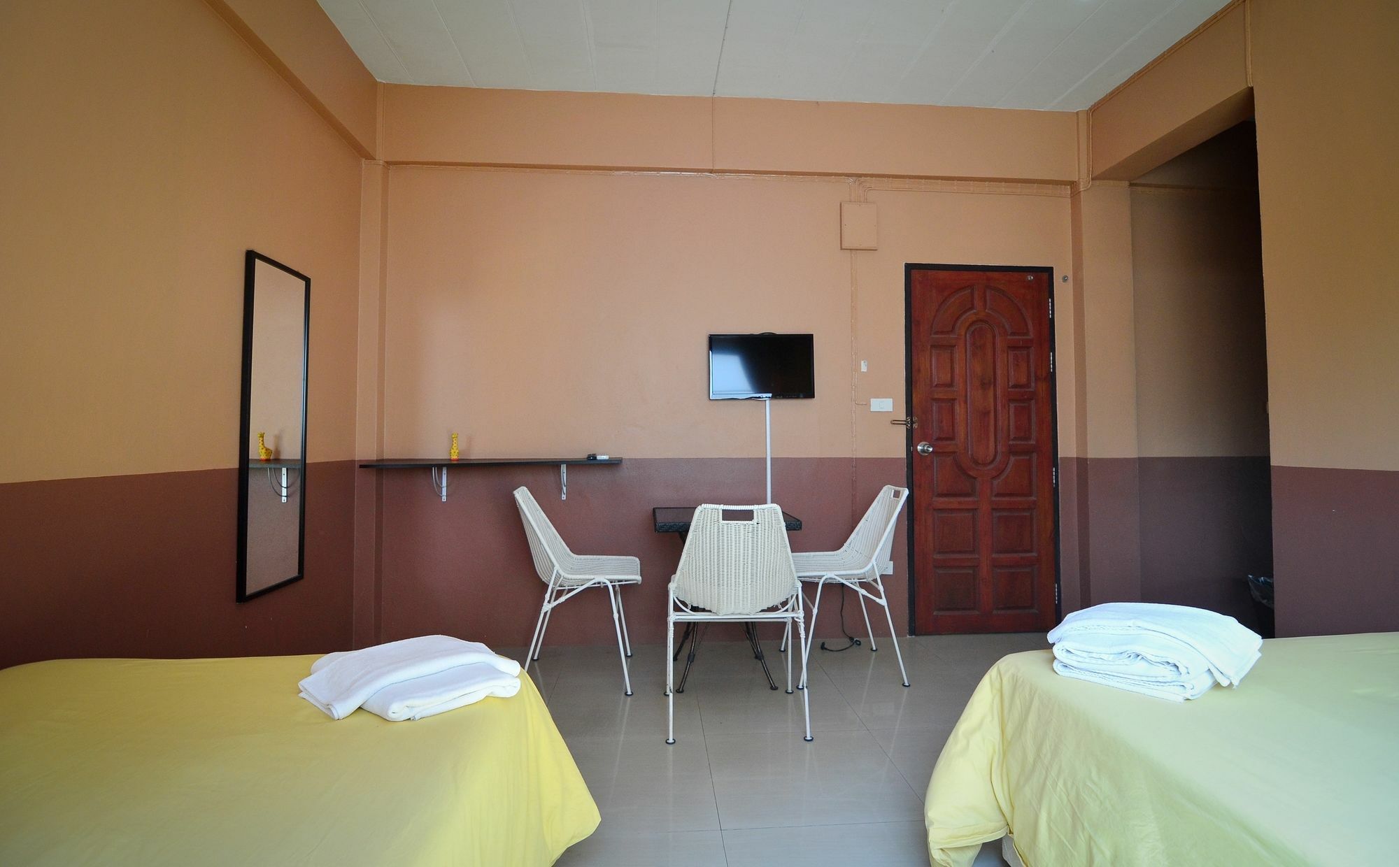 The Famous House - Jomtien Ξενοδοχείο Εξωτερικό φωτογραφία