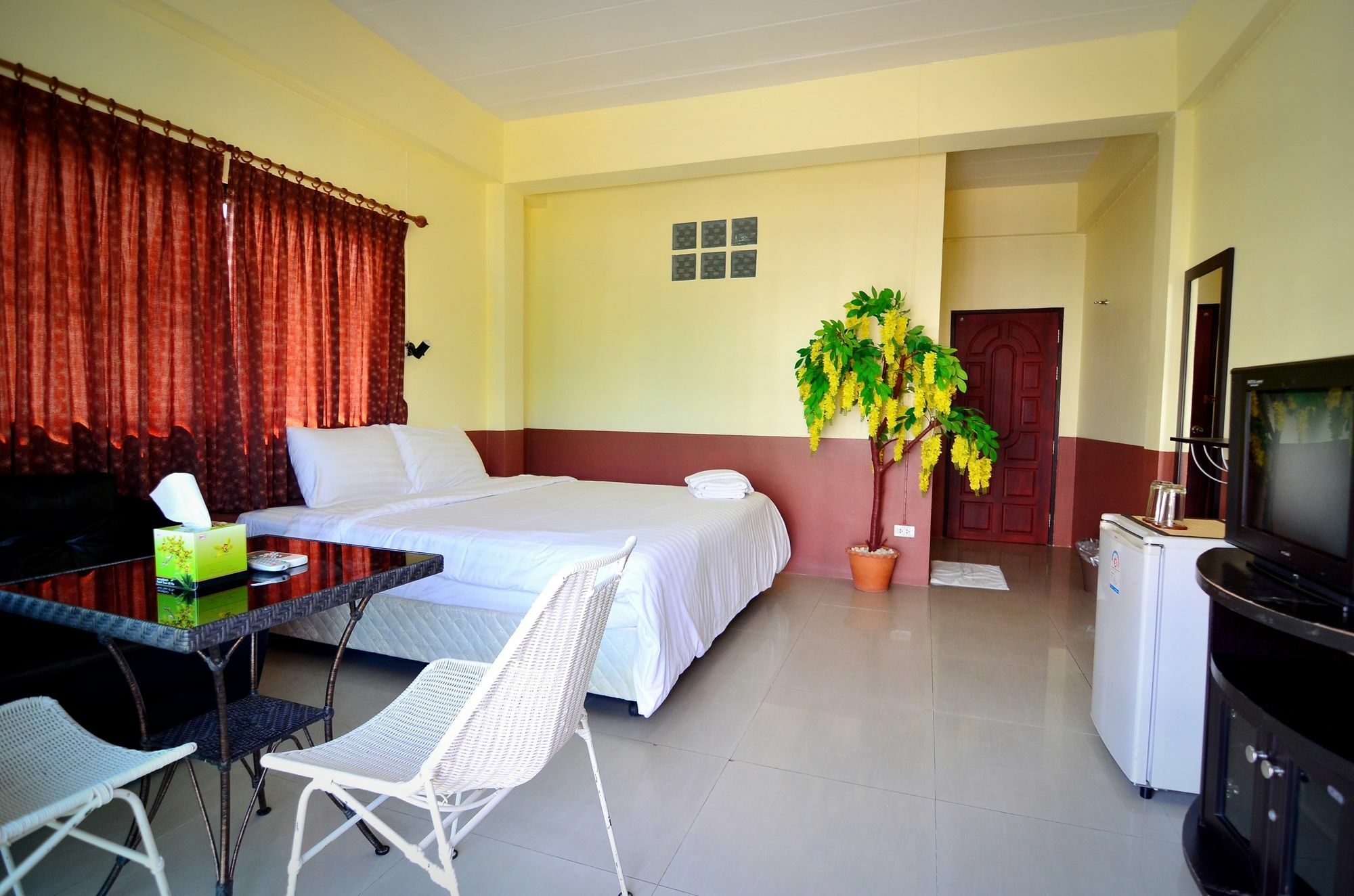 The Famous House - Jomtien Ξενοδοχείο Εξωτερικό φωτογραφία